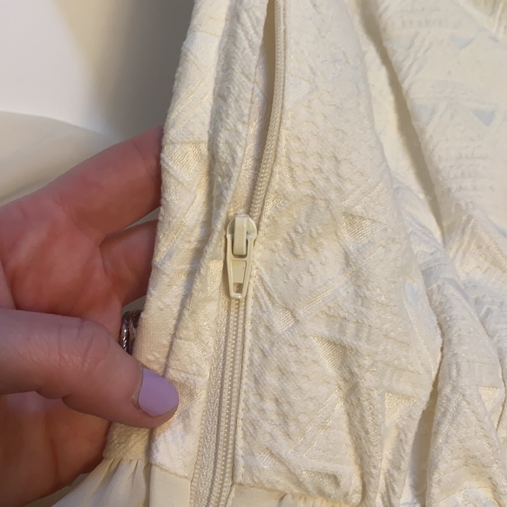 Ivory H&M Divided feminine textured dress size 4 - Picture 5 of 6